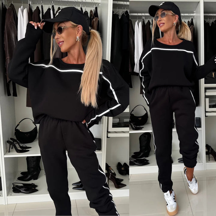 Women's sporty lounge set with contrasting stripes Lune London