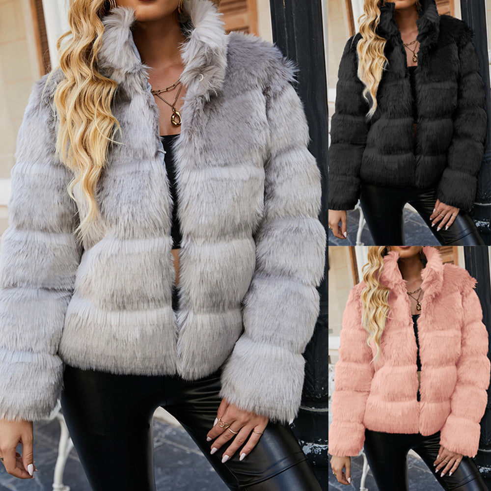 Women's cozy faux fur jacket with a modern fit and oversized size Lune London