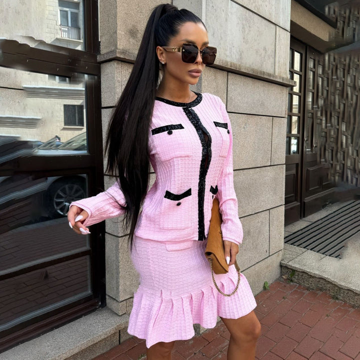 Knitted women's set with elegant ruffles and contrasting details Lune London