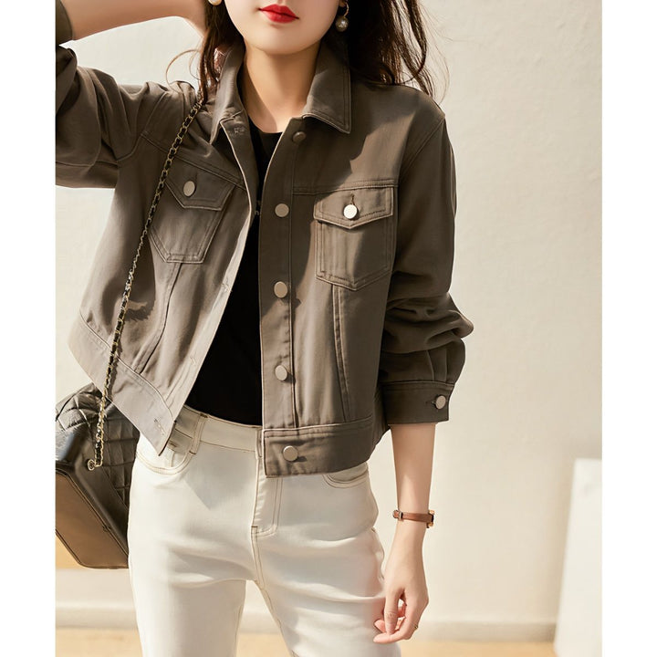 Veste courte pour femmes en denim durable avec boutons-pression tendance Chic & Stil