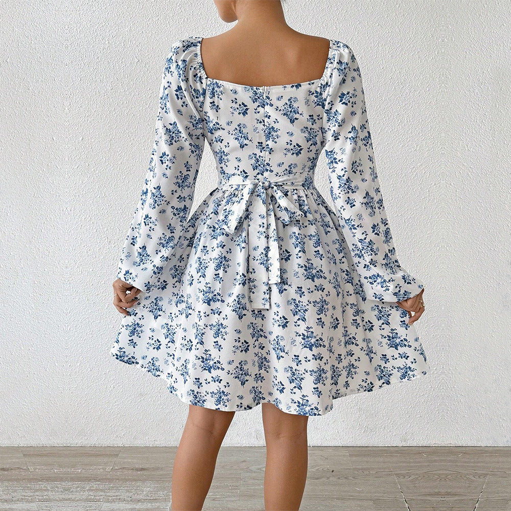 Robe d'été pour femmes avec accents floraux et manches longues Chic & Stil
