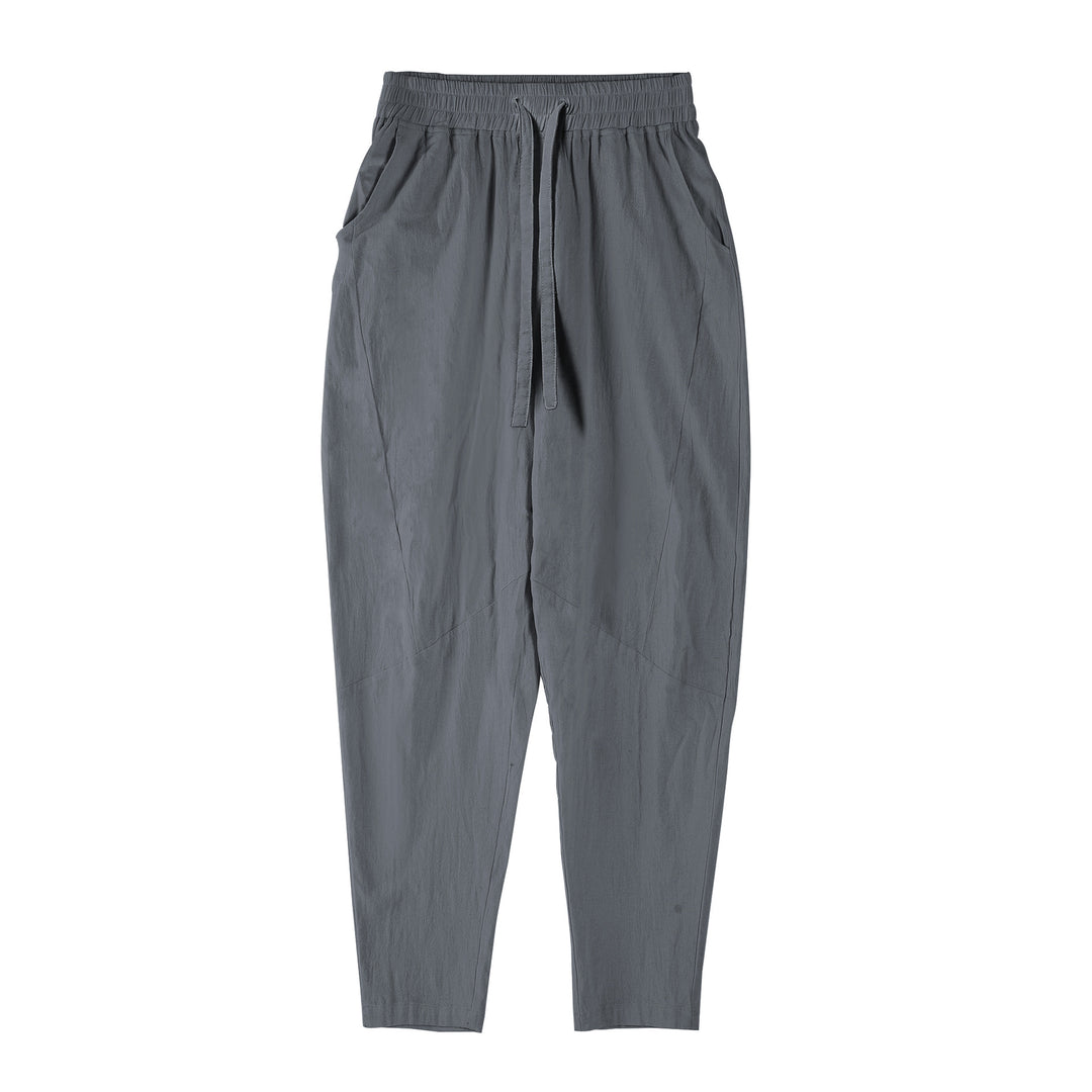 Light casual pants for men with elastic waist and practical side pockets Lune London