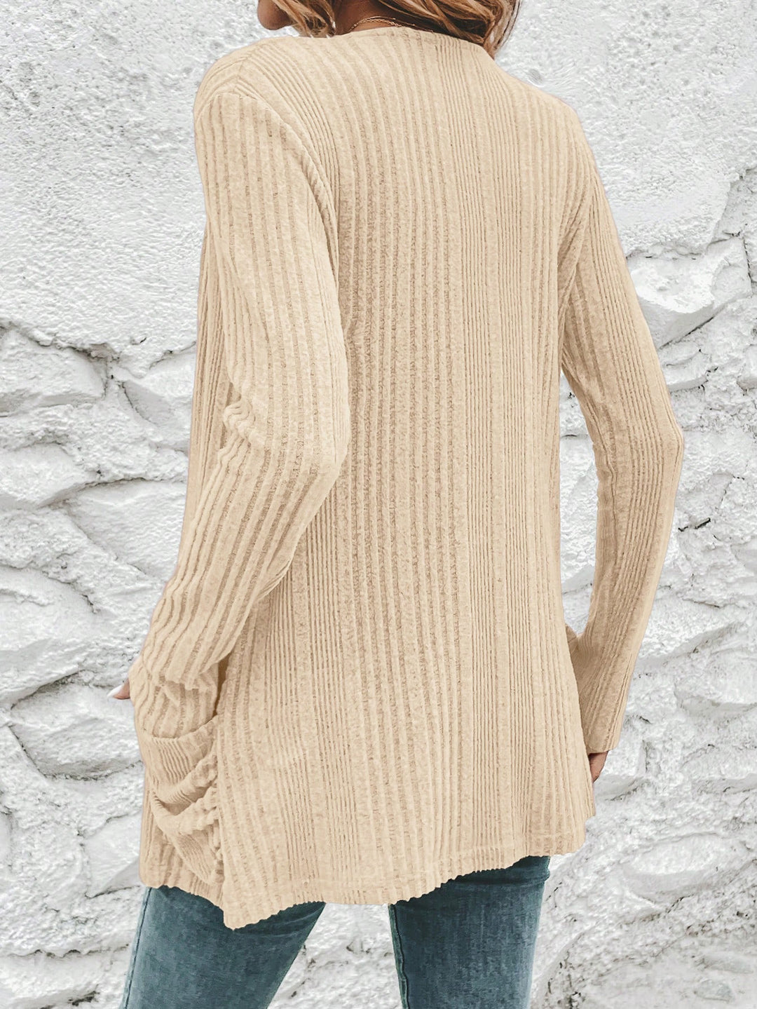 Long women's cardigan with a fine rib structure and practical pockets Lune London