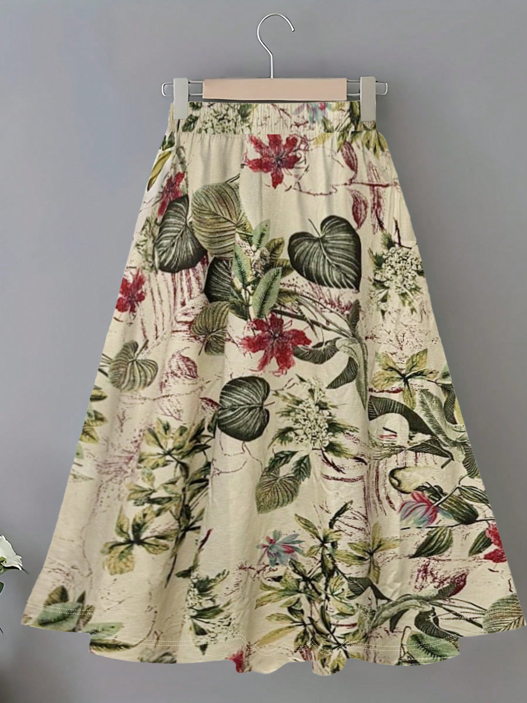 Floral maxi skirt for women with elastic waist and fluid fit Chic and Style