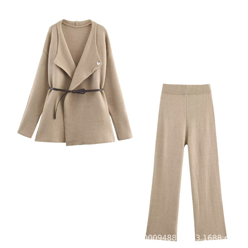 Fashionable women's two-piece outfit with stylish jacket and wide-leg trousers Lune London