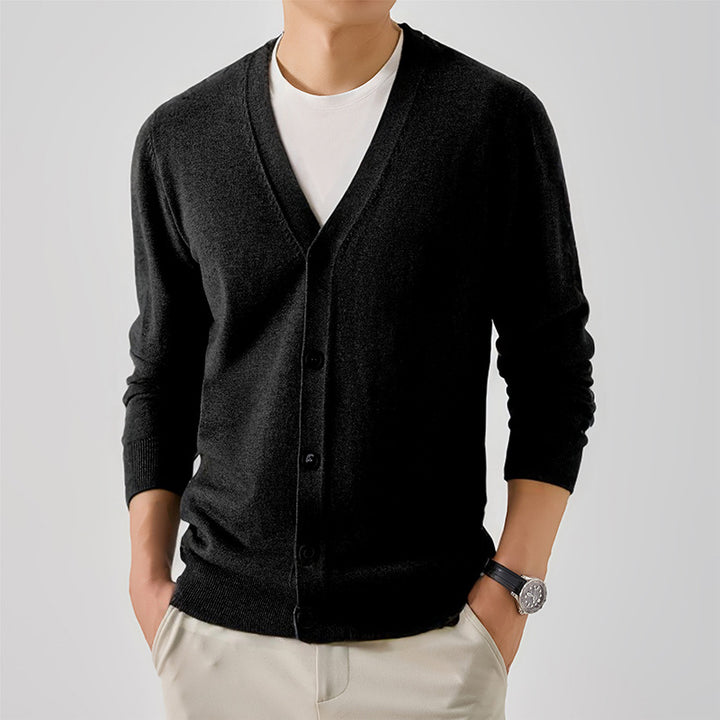Elegant knitted jacket for men with V neck Lune London