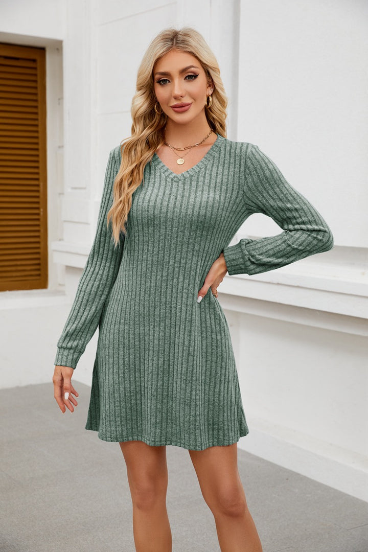 Fitted knit dress for women with V-neck and fine ribbed finish Lune London