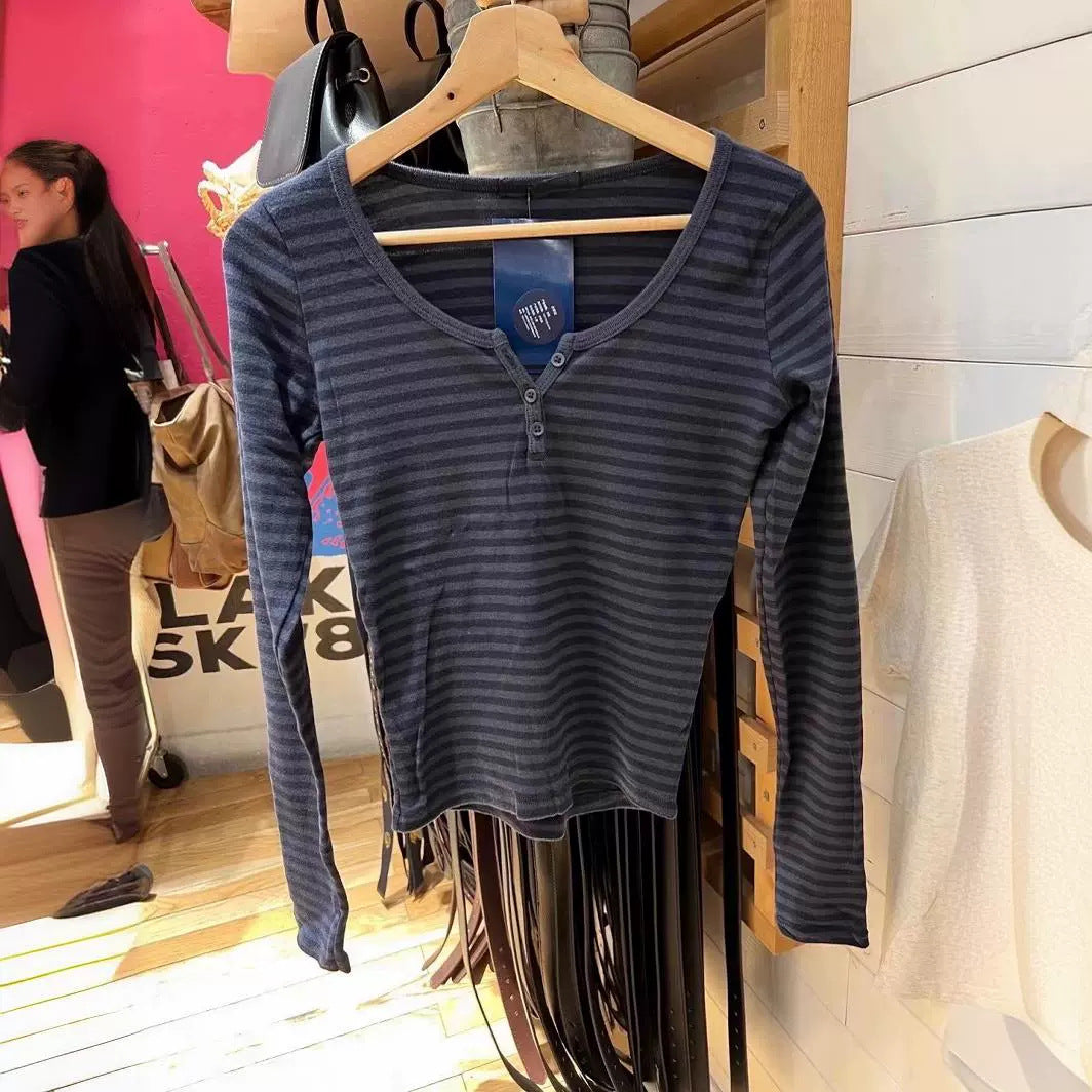 Chemise Henley à manches longues pour femmes avec fines rayures Chic & Stil