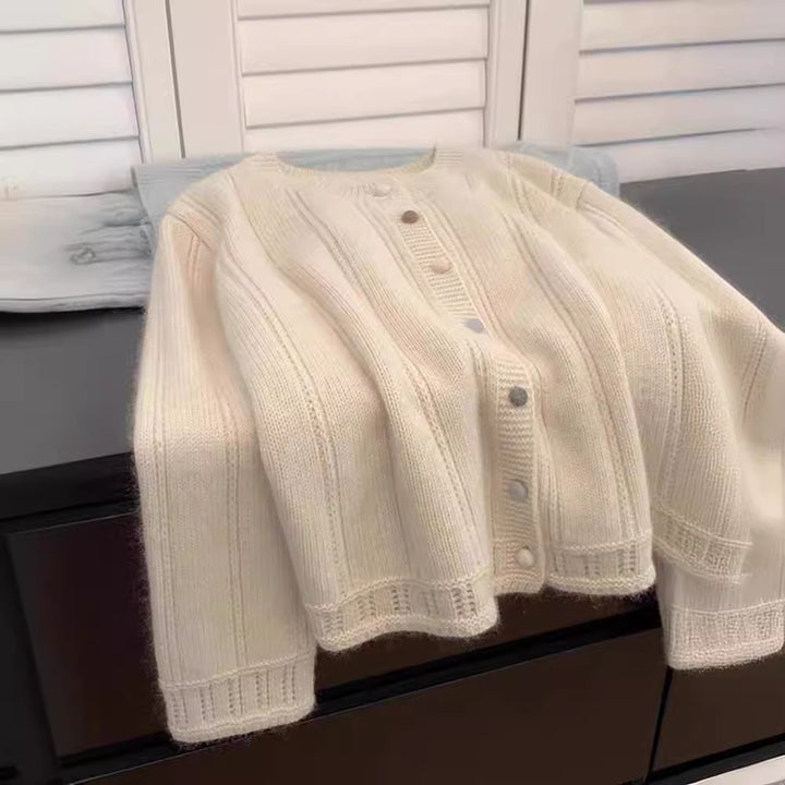 Ladies chunky knit cardigan with an elegant ribbed pattern and button closure Lune London