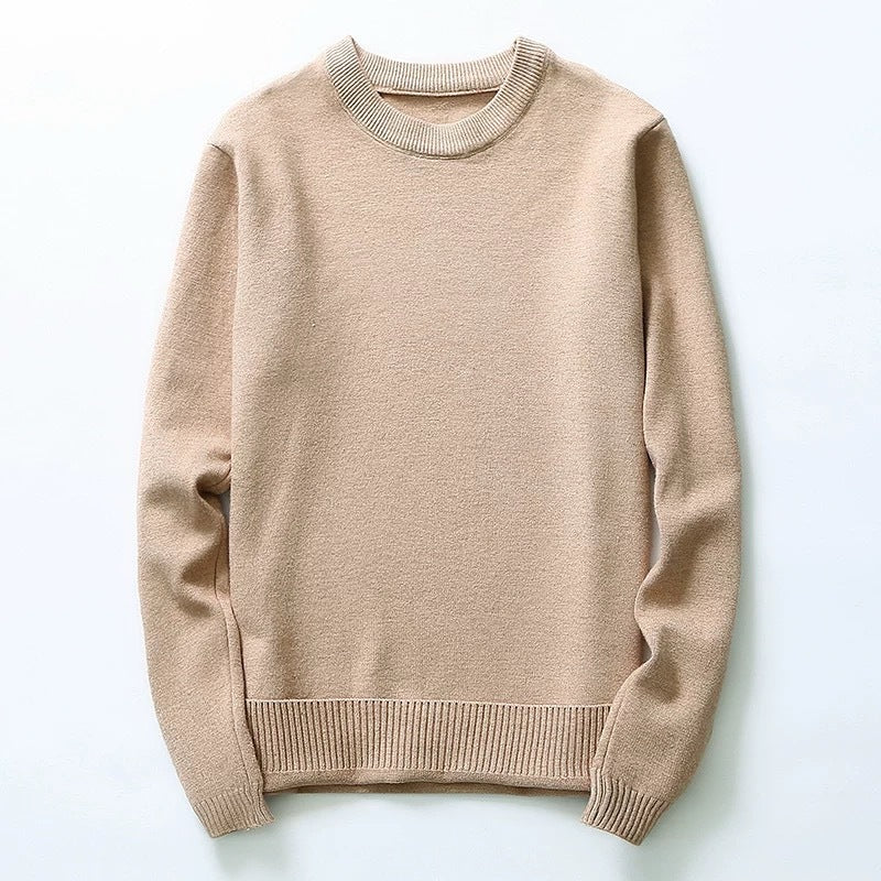 Fine knit sweater for men with classic round neckline Lune London