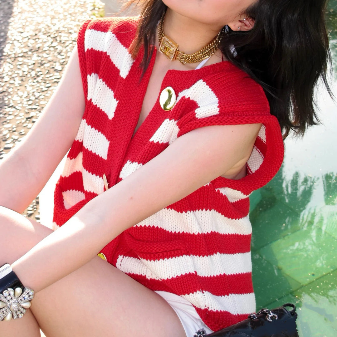 Lady knitted vest with wide stripes and large buttons Lune London