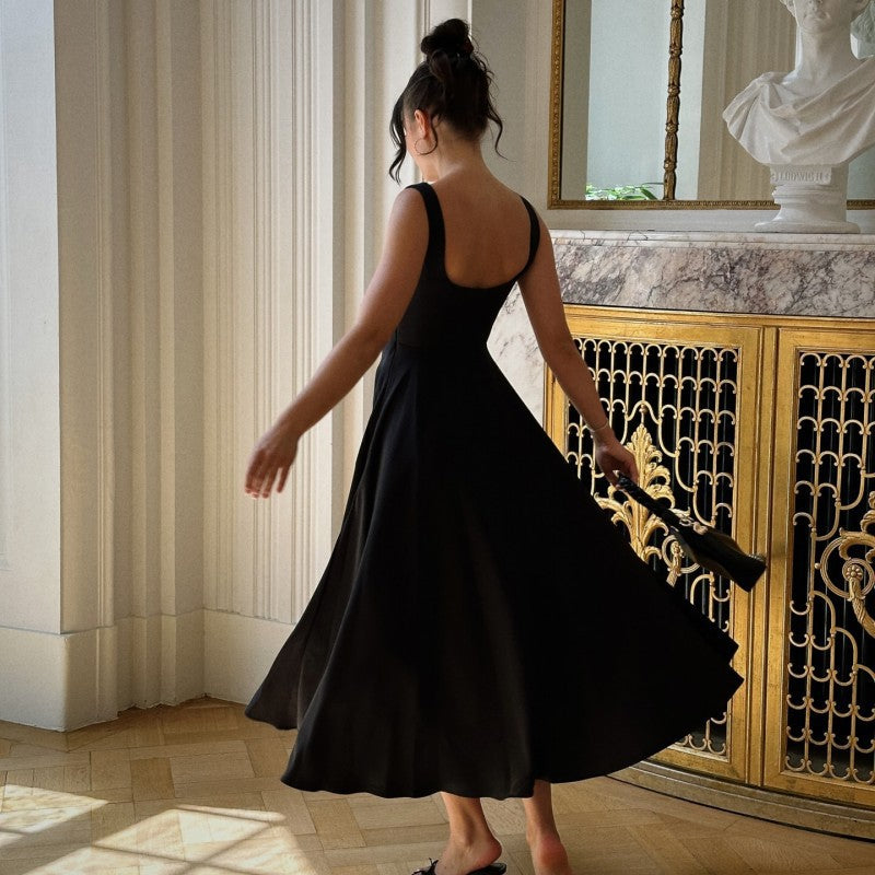 Women's evening dress with square neckline and flowing skirt Lune London