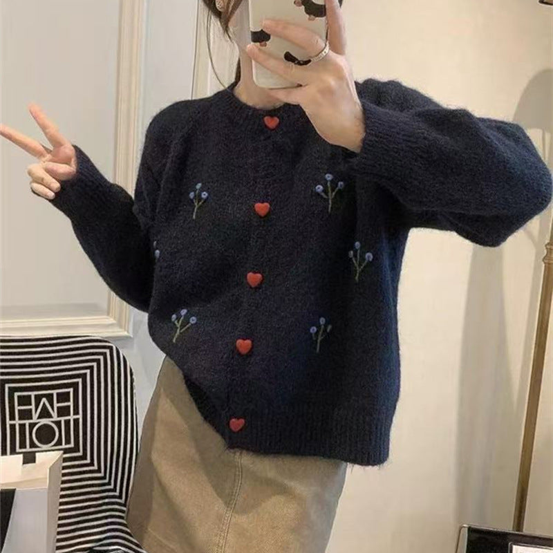 Women's cozy knit pullover with heart and flower embroidery Lune London