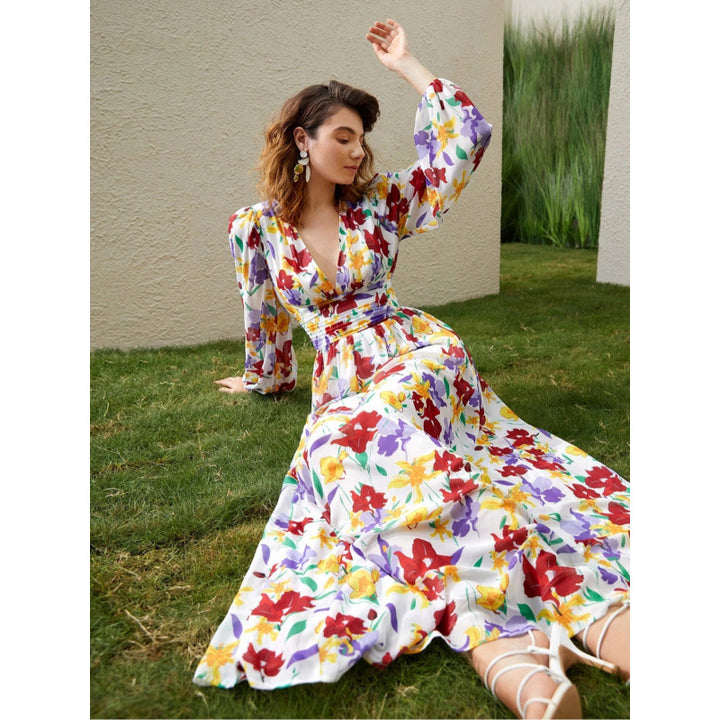 Maxi dress for women with fluid cut and romantic floral pattern Lune London