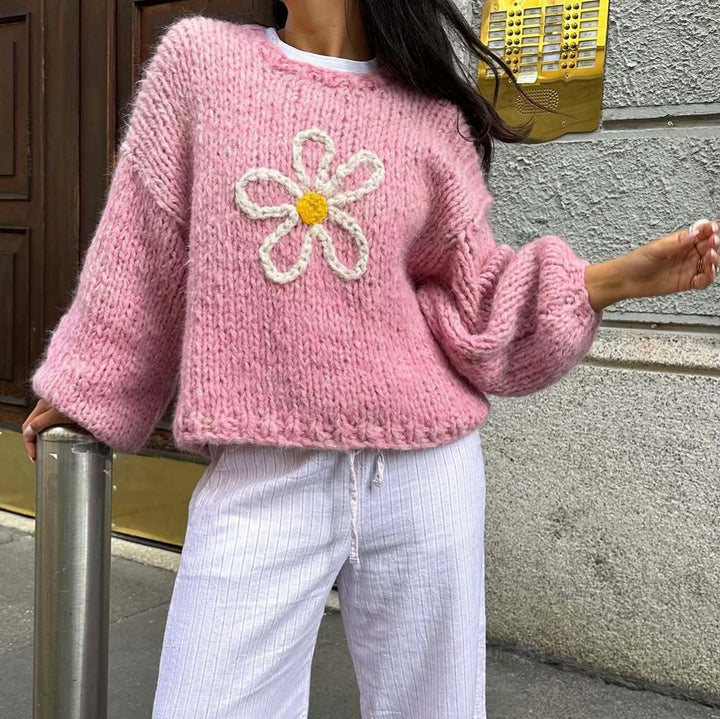 Casual knit sweater for women with floral pattern and oversized fit Lune London