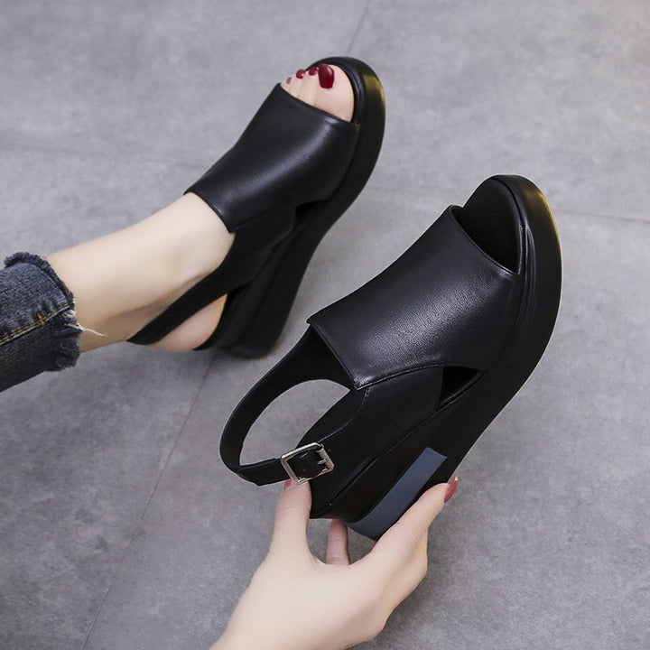 Comfortable wedge sandals for women with an adjustable strap and ergonomic insole technology Lune London
