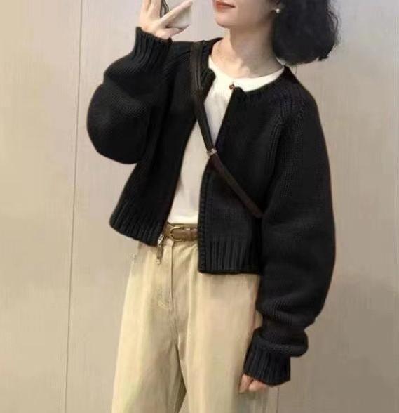Cardigan Cozy pour Femmes avec Col Rond Chic & Stil