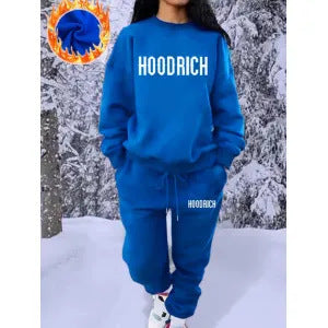 Women's casual set of sweater and joggers with sporty lettering Chic & Stil
