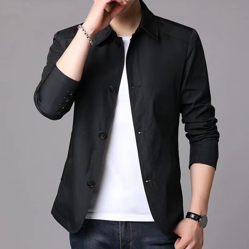 Casual transitional jacket for men with a modern fit and practical pockets Lune London