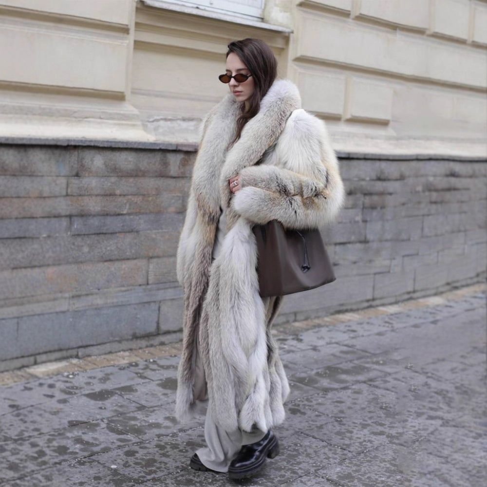 Elegant long coat for women in faux fur Lune London
