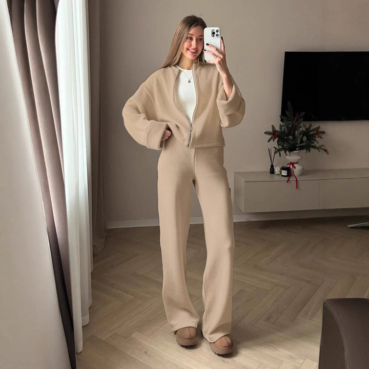 Fashionable and comfortable knitted set for women with a loose fit Lune London