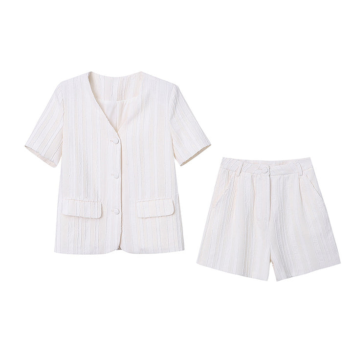 Women's casual two-piece set with structured top and shorts Chic & Stil