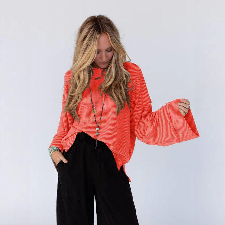 Oversized casual t-shirt for women with textured pattern Lune London