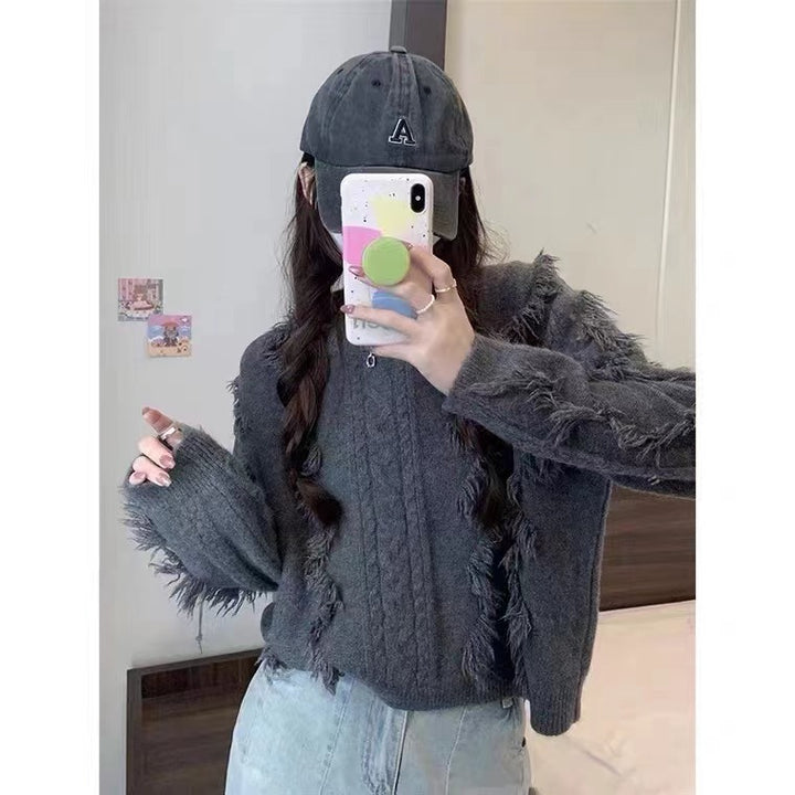 Thick knitted jumper for ladies with fringe details and a relaxed fit Lune London