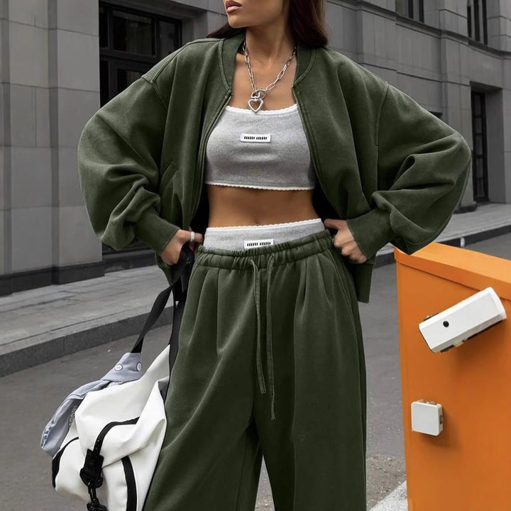 Casual outfit for women with wide pants and sporty jacket Lune London
