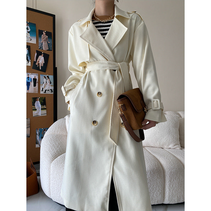 Women's Fashionable Trench Coat with Elegant Cut Chic & Stil