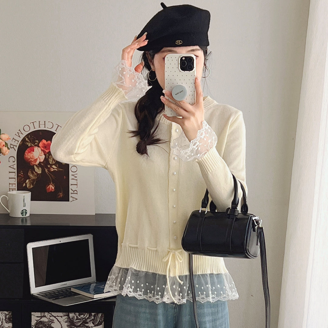 Cardigan pour femmes avec détails en volants et boutons décoratifs en perles Chic & Stil