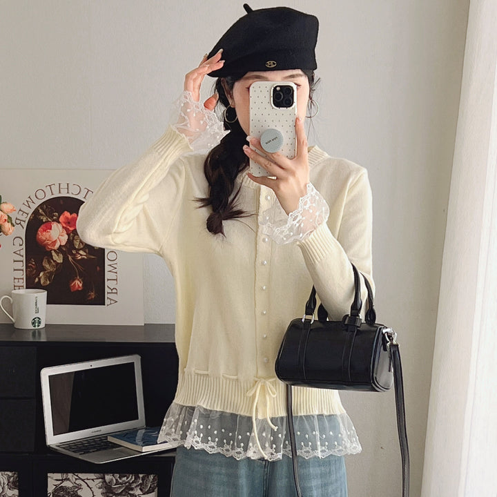 Cardigan pour femmes avec dentelle et détails de boutons Chic & Stil