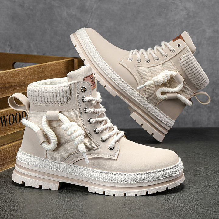 Modern and comfortable winter boots for women with high collar and non-slip sole Lune London