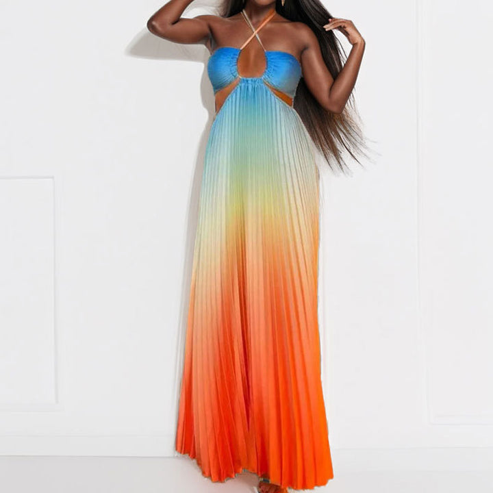 Robe maxi plissée élégante pour femme avec décolleté plongeant et détails découpés Chic & Stil