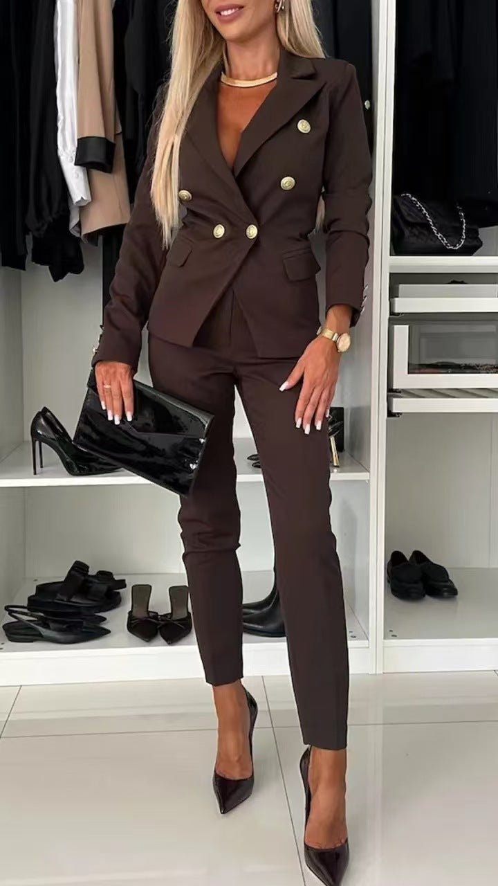 Ensemble de costume élégant pour femmes avec patte à double bouton et coupe ajustée Chic & Stil