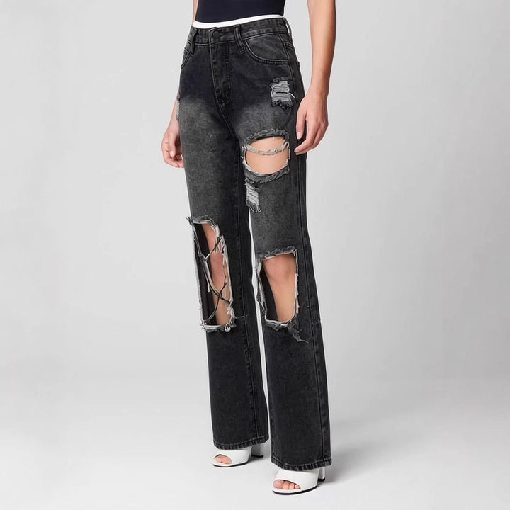 Women's distressed Mom Jeans with trendy cut-out details Lune London