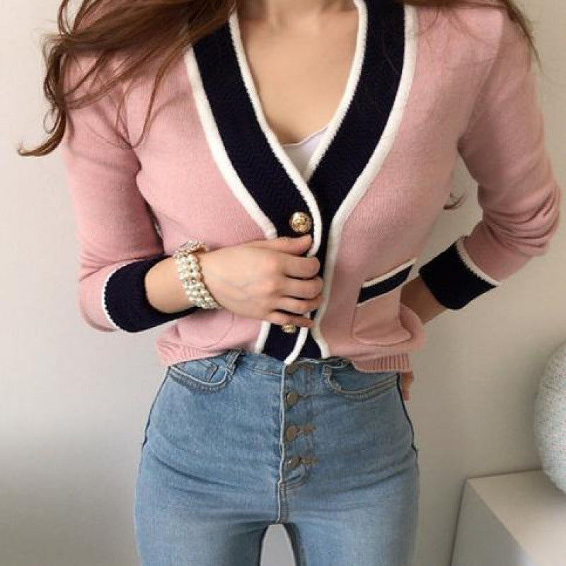 Gilet pour femmes avec des détails contrastants et des boutons dorés Chic & Stil