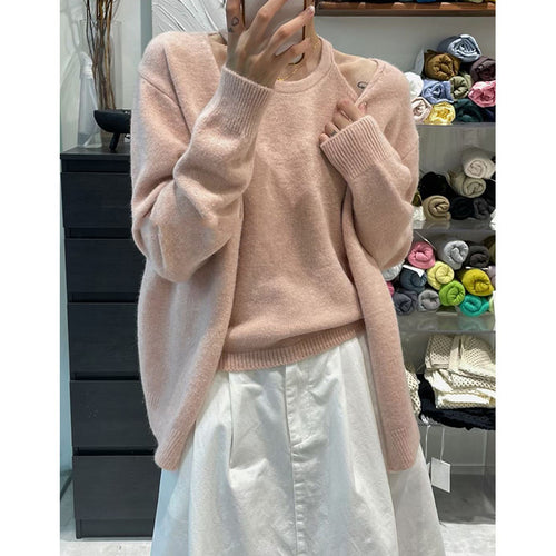 Warm wool cardigan for women with a modern cut and casual sleeves Lune London
