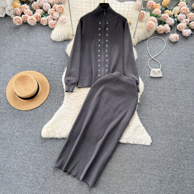 Elegant women's knit set with zipper Lune London