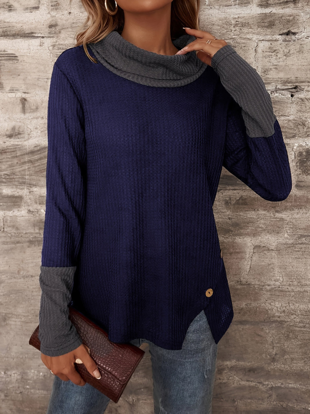 Women long sleeve T-shirt with wide collar and textured premium material Lune London