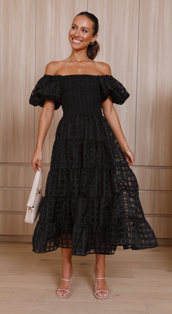 Robe maxi pour femmes avec des manches bouffantes aérées et un corsage froncé Chic & Stil