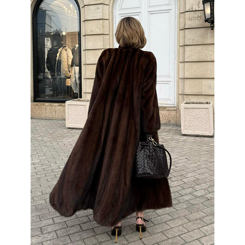 Women's Luxurious Faux Fur Coat with Elegant Cut and High Collar Lune London