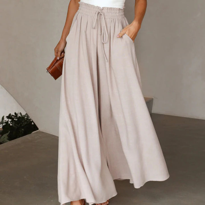 Wide Palazzo pants for women with elastic waist and practical side pockets Lune London