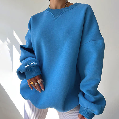 Casual oversized sweatshirt for women with raglan sleeves and special detailed seams Lune London