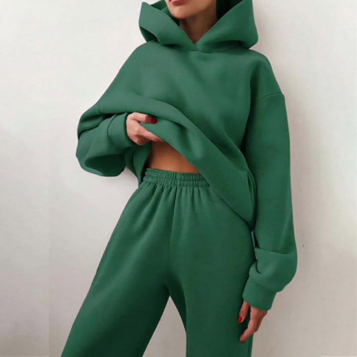 Women's sporty loungewear set with oversized hoodie and comfortable jogger pants Lune London