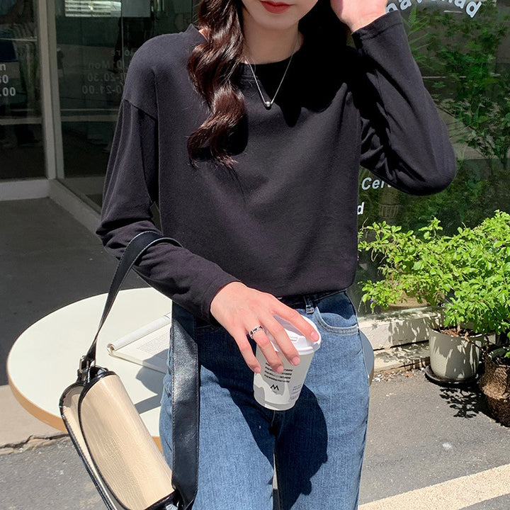 Ladies long-sleeve shirt with classic round neckline Chic & Stil