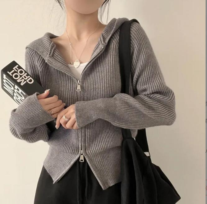 Ladies casual knit jacket with hood and zipper Lune London