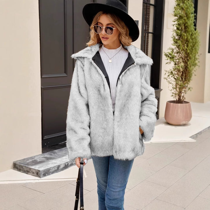 Trendy faux fur jacket for women with quilted lining Lune London