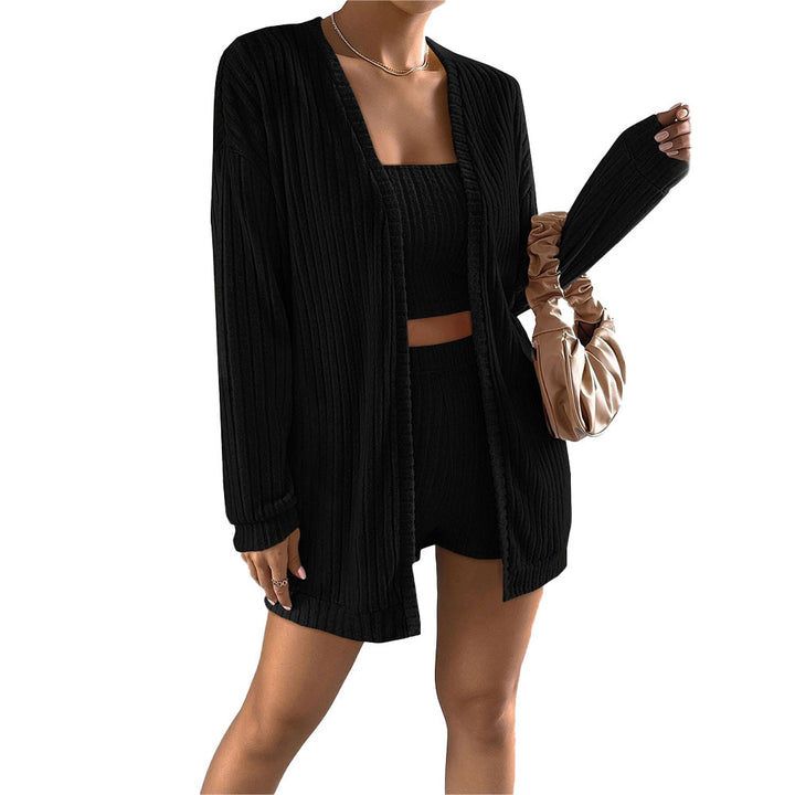 Ensemble en tricot pour femmes avec un haut ajusté et un long cardigan Chic & Stil