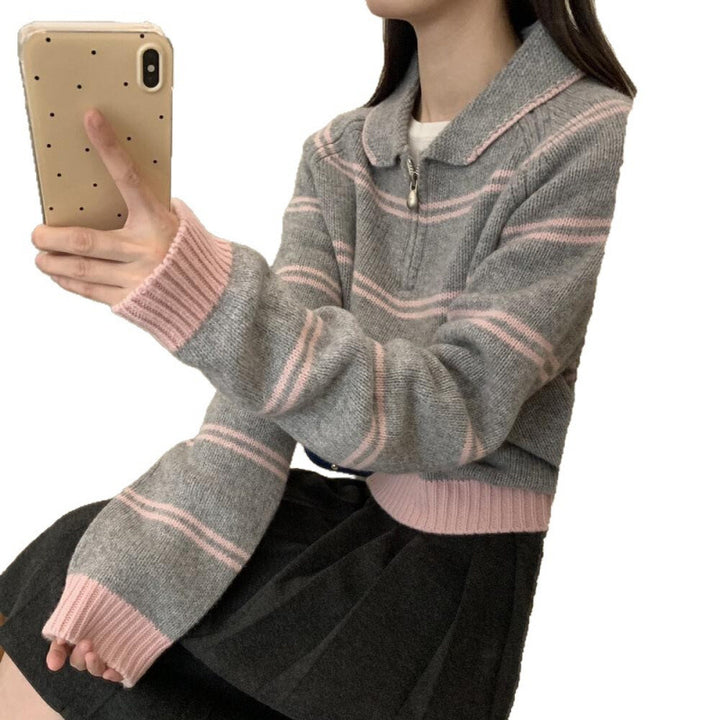 Pull-over tricoté pour femmes avec demi-zip et design rayé Chic & Stil